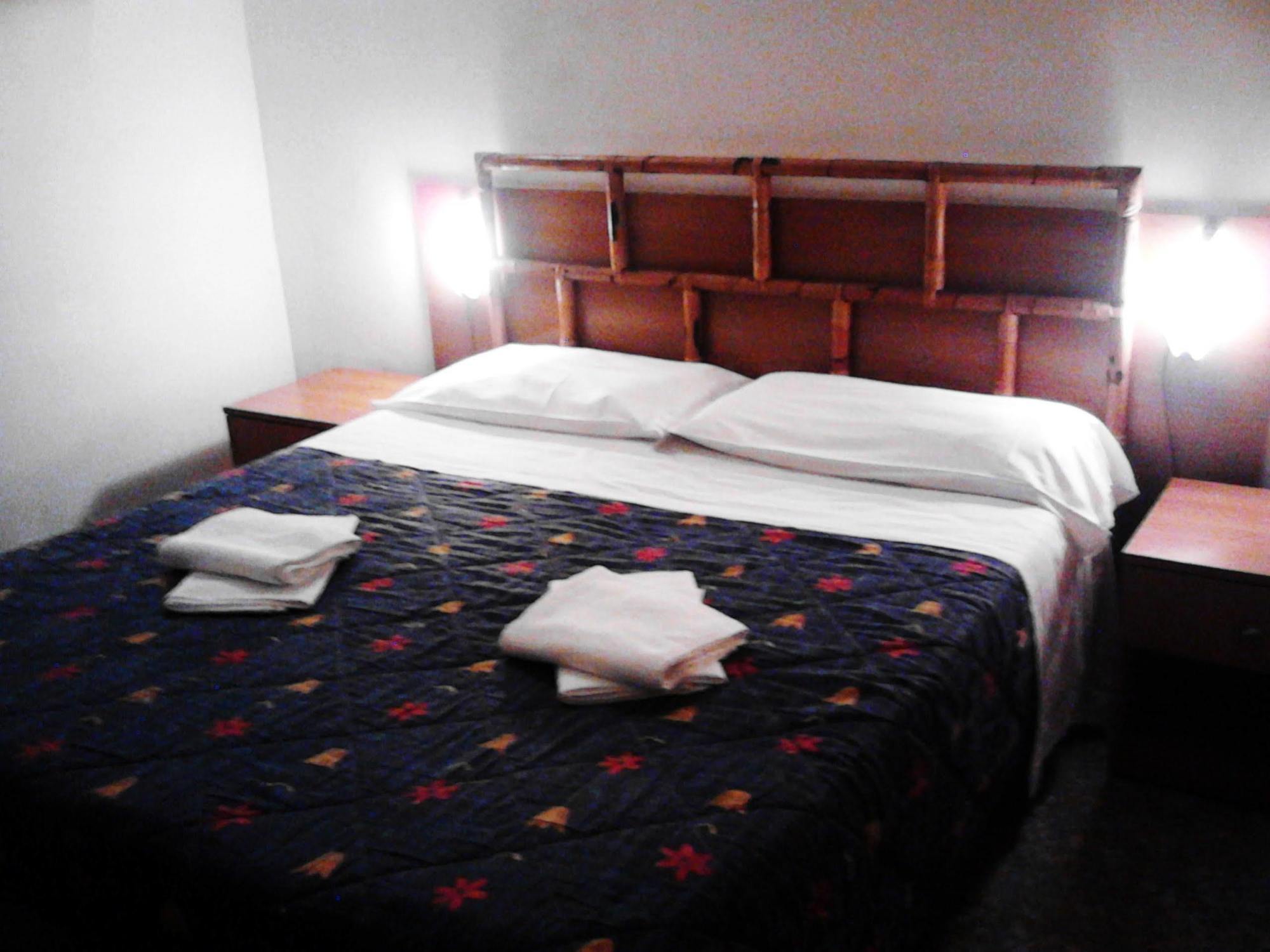 Europe Hotel *